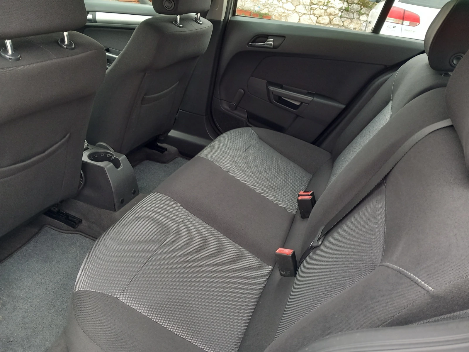 Opel Astra 1.4 NAVI 90кс Facelift, снимка 11 - Автомобили и джипове - 53815651