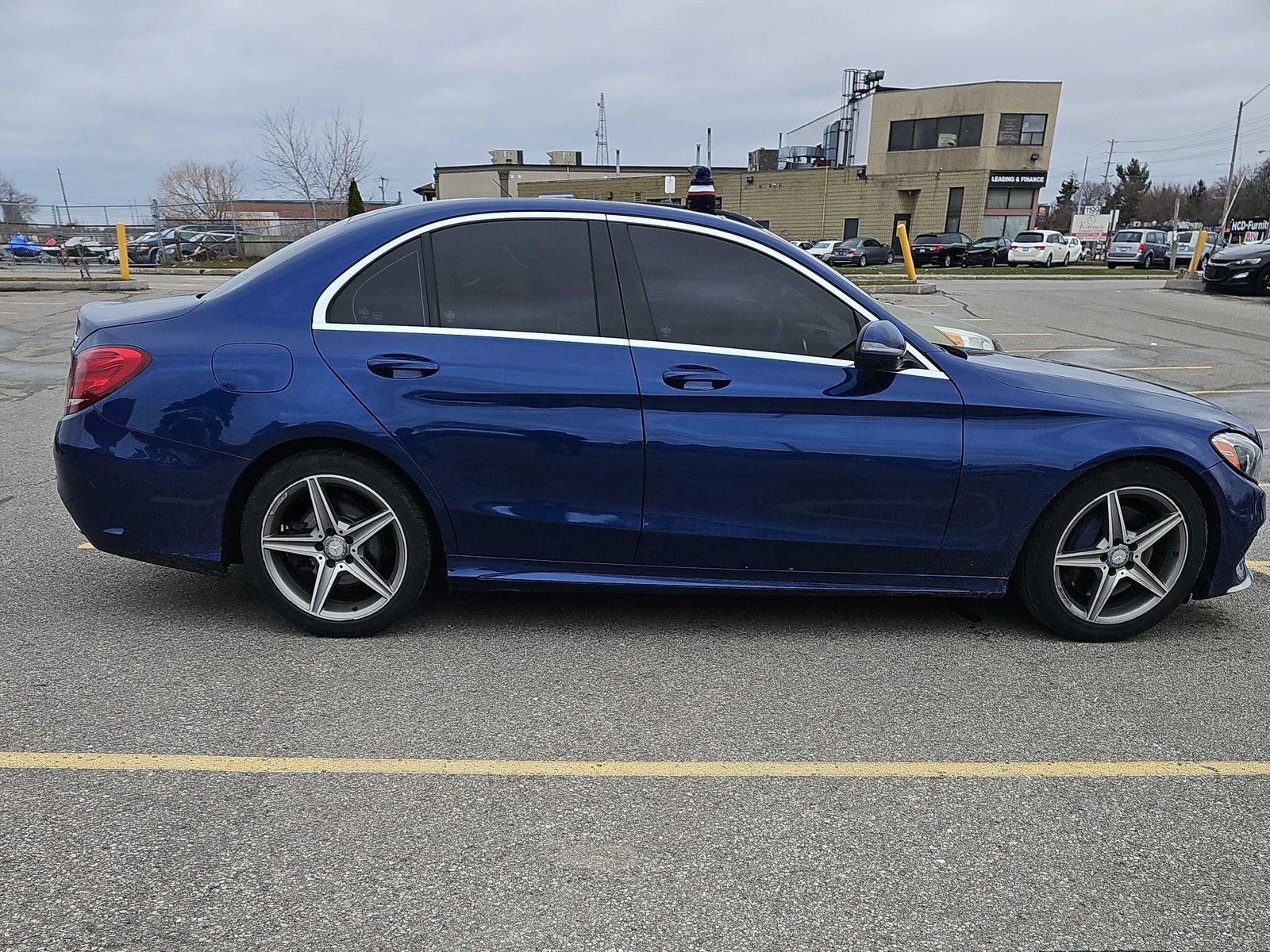 Mercedes-Benz C 300 С РЕГИСТРАЦИЯ & АВТО КРЕДИТ, снимка 3 - Автомобили и джипове - 54080756