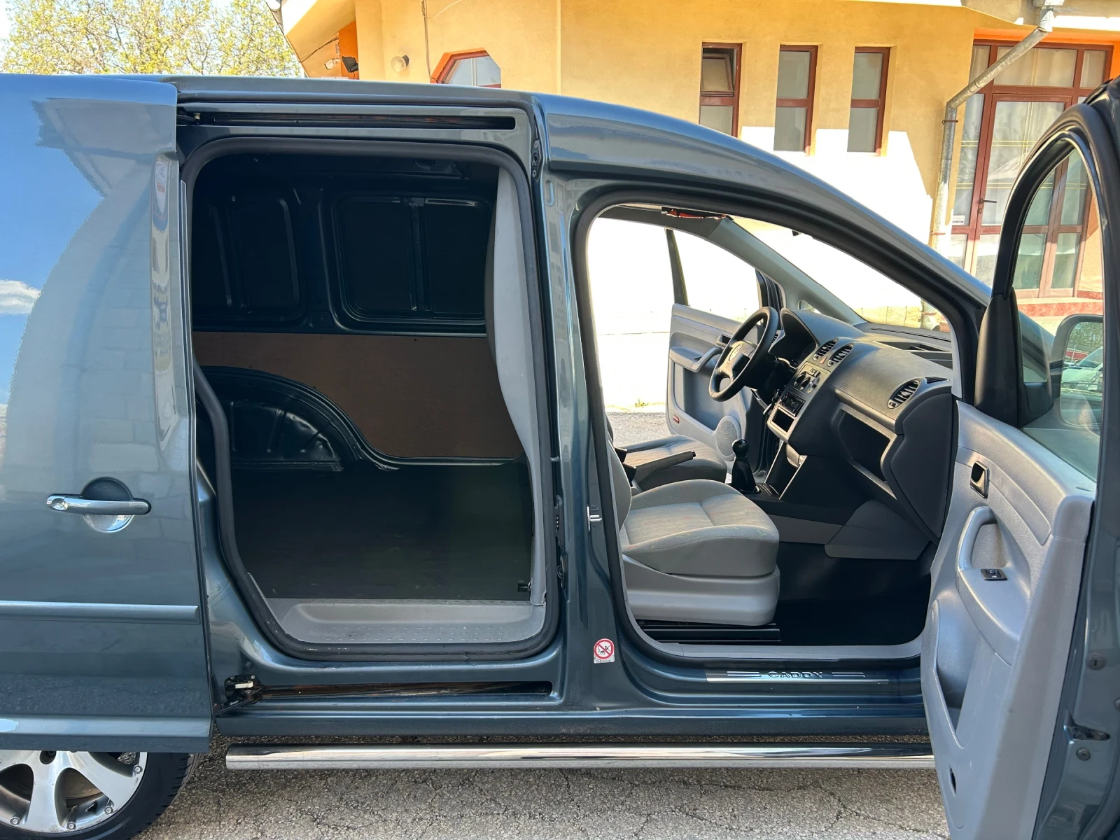 VW Caddy 1.9TDI 105k.c. КЛИМАТИК, снимка 11 - Автомобили и джипове - 54429146