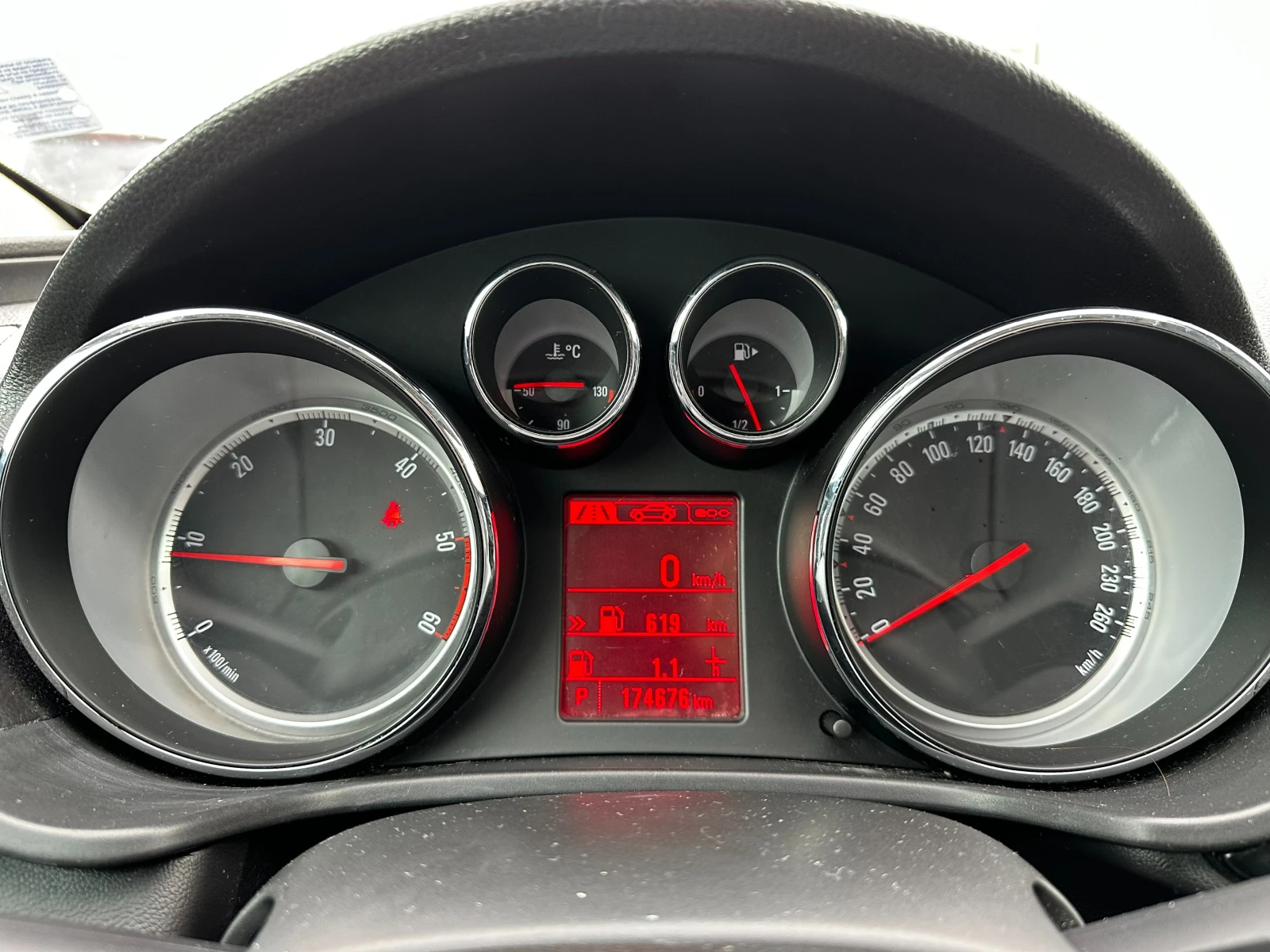 Opel Insignia, снимка 16 - Автомобили и джипове - 54477141
