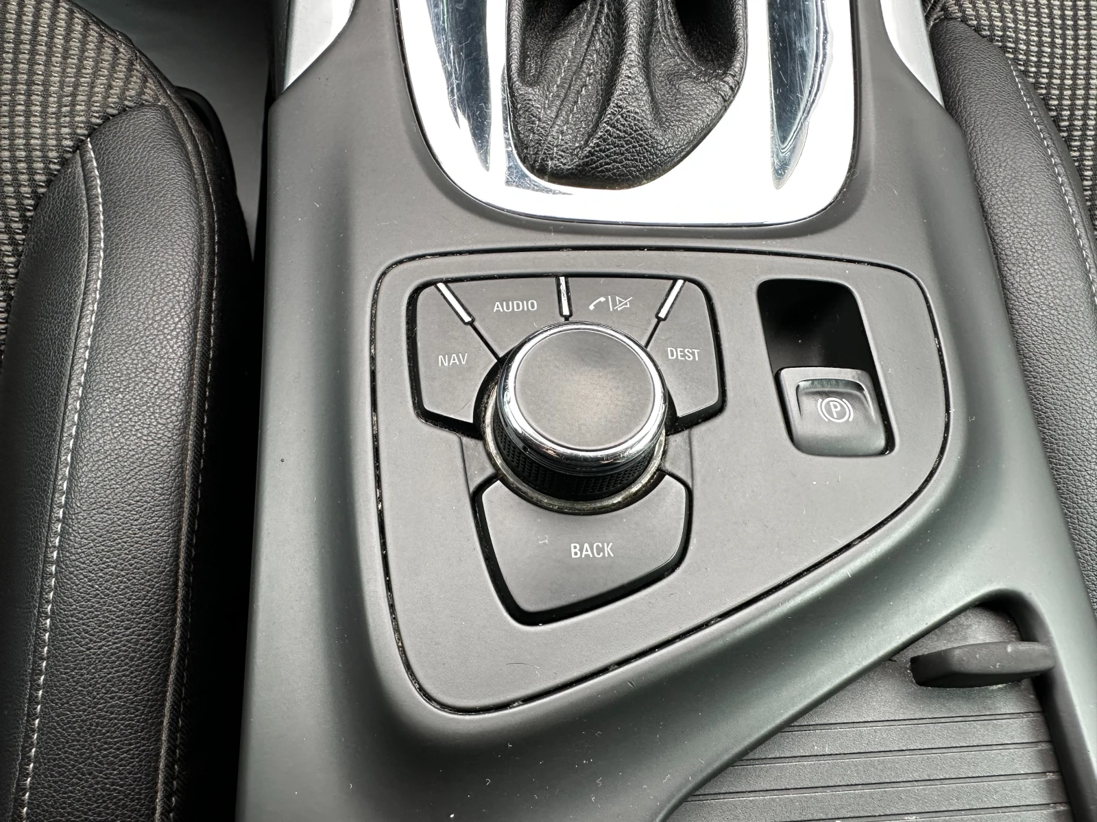 Opel Insignia, снимка 13 - Автомобили и джипове - 54477141