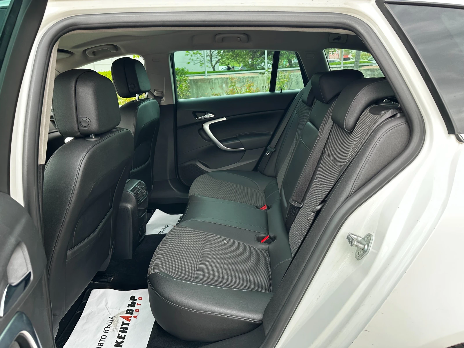 Opel Insignia, снимка 10 - Автомобили и джипове - 54477141