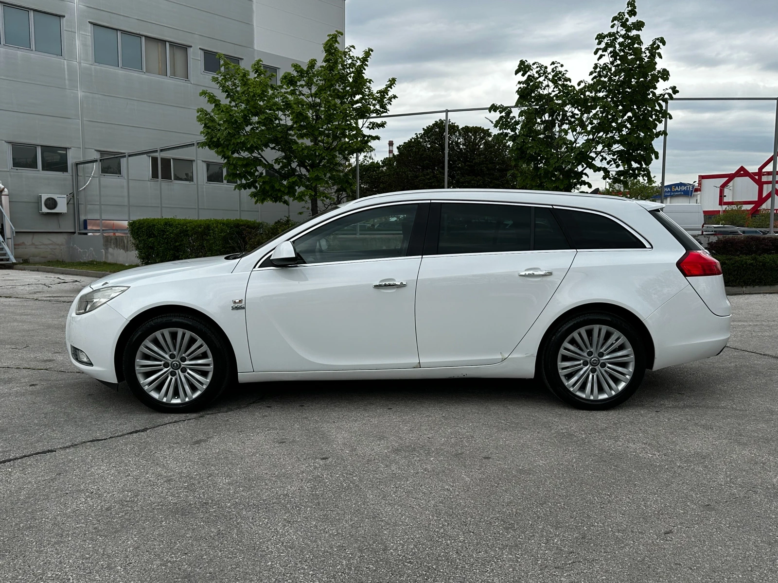 Opel Insignia, снимка 2 - Автомобили и джипове - 54477141
