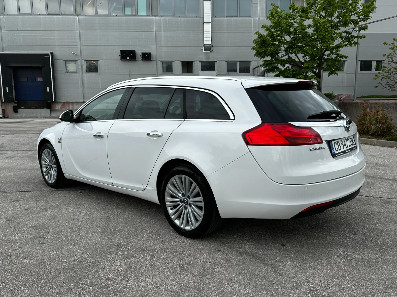 Opel Insignia, снимка 3 - Автомобили и джипове - 54477141