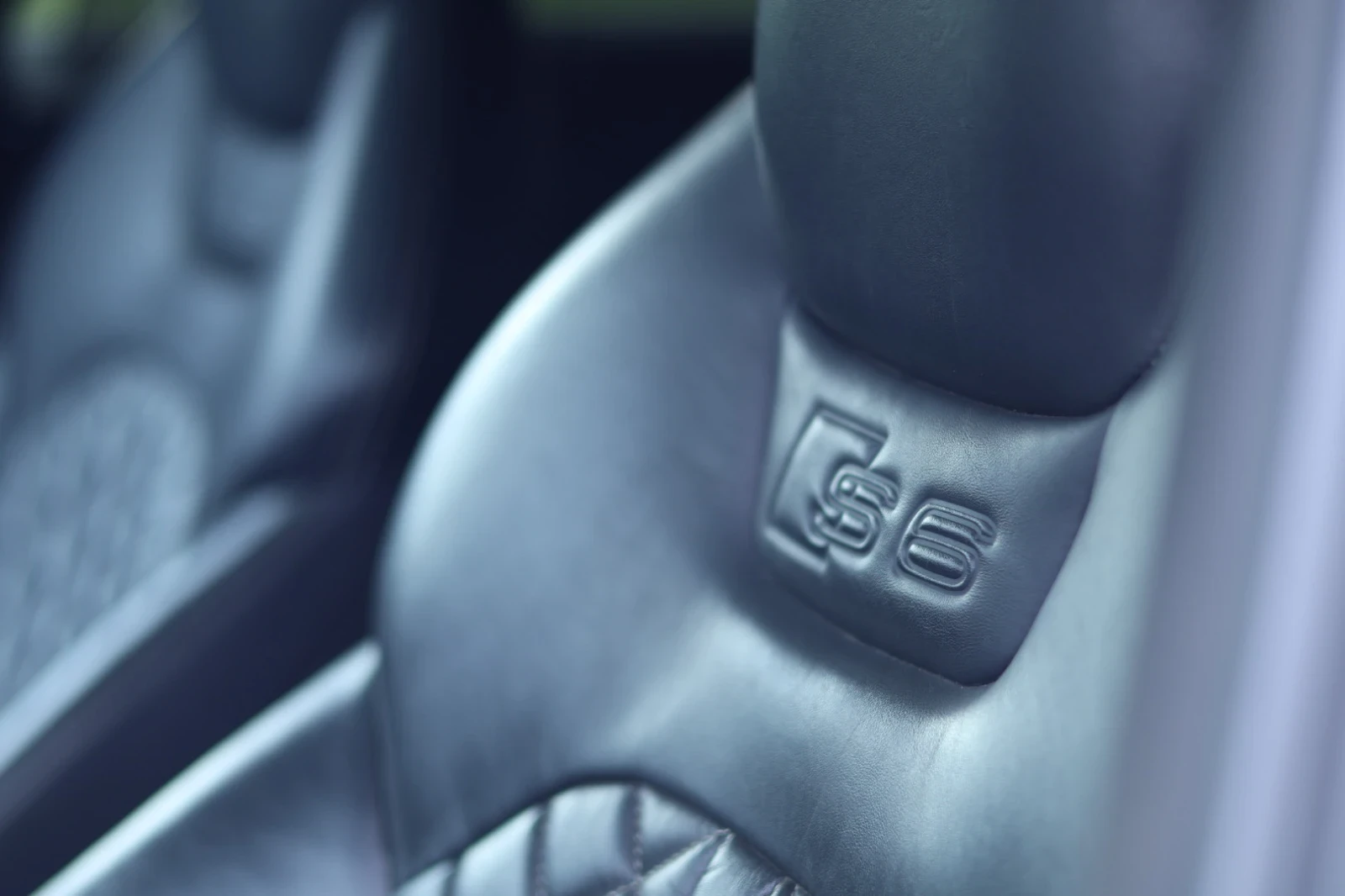 Audi S6 HEAD-UP| KEYLESS| 360| DIAMOND SPORT SEATS, снимка 10 - Автомобили и джипове - 54621088