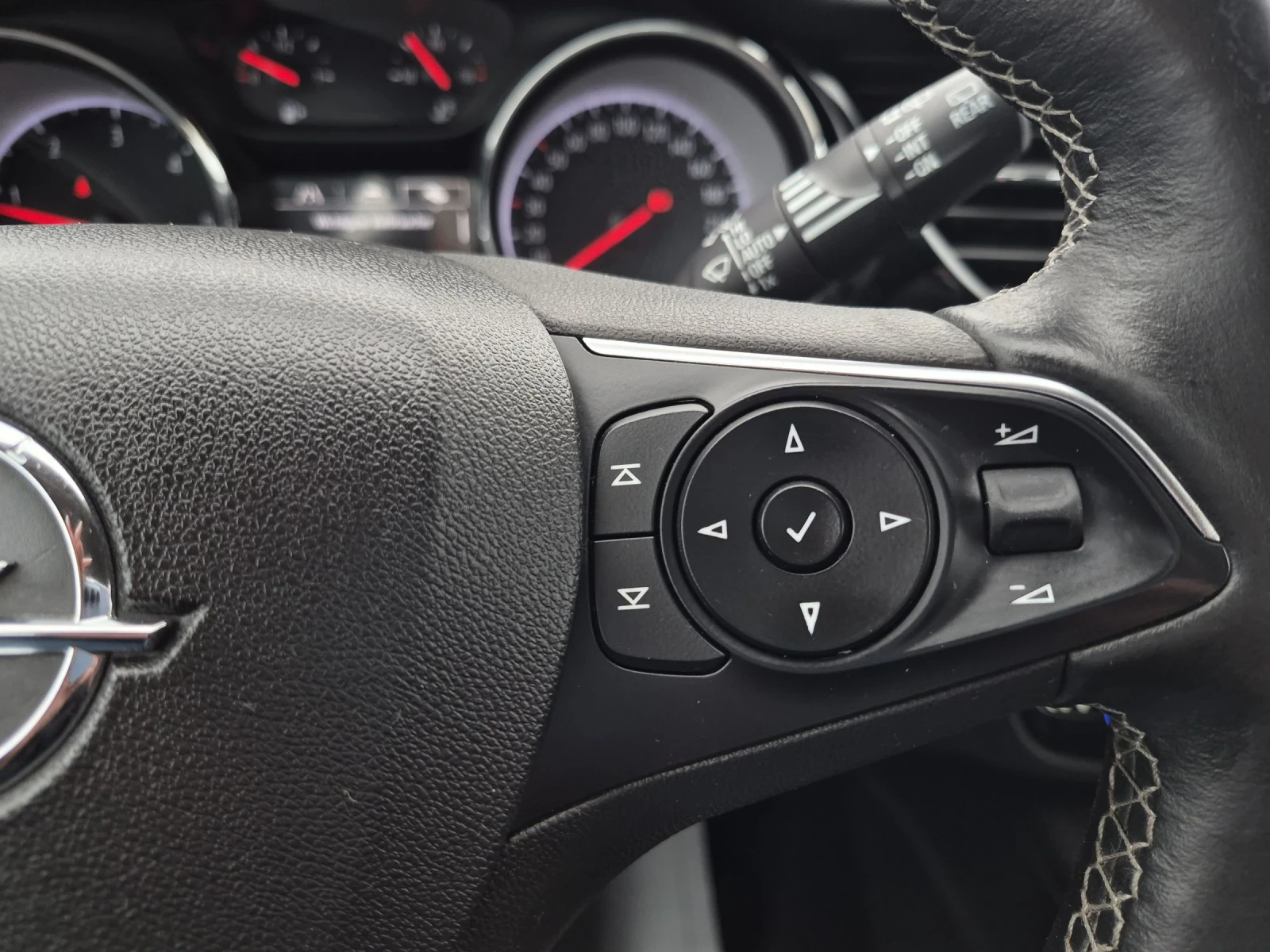 Opel Insignia SPORT TOURER/ EURO 6, снимка 10 - Автомобили и джипове - 54709078