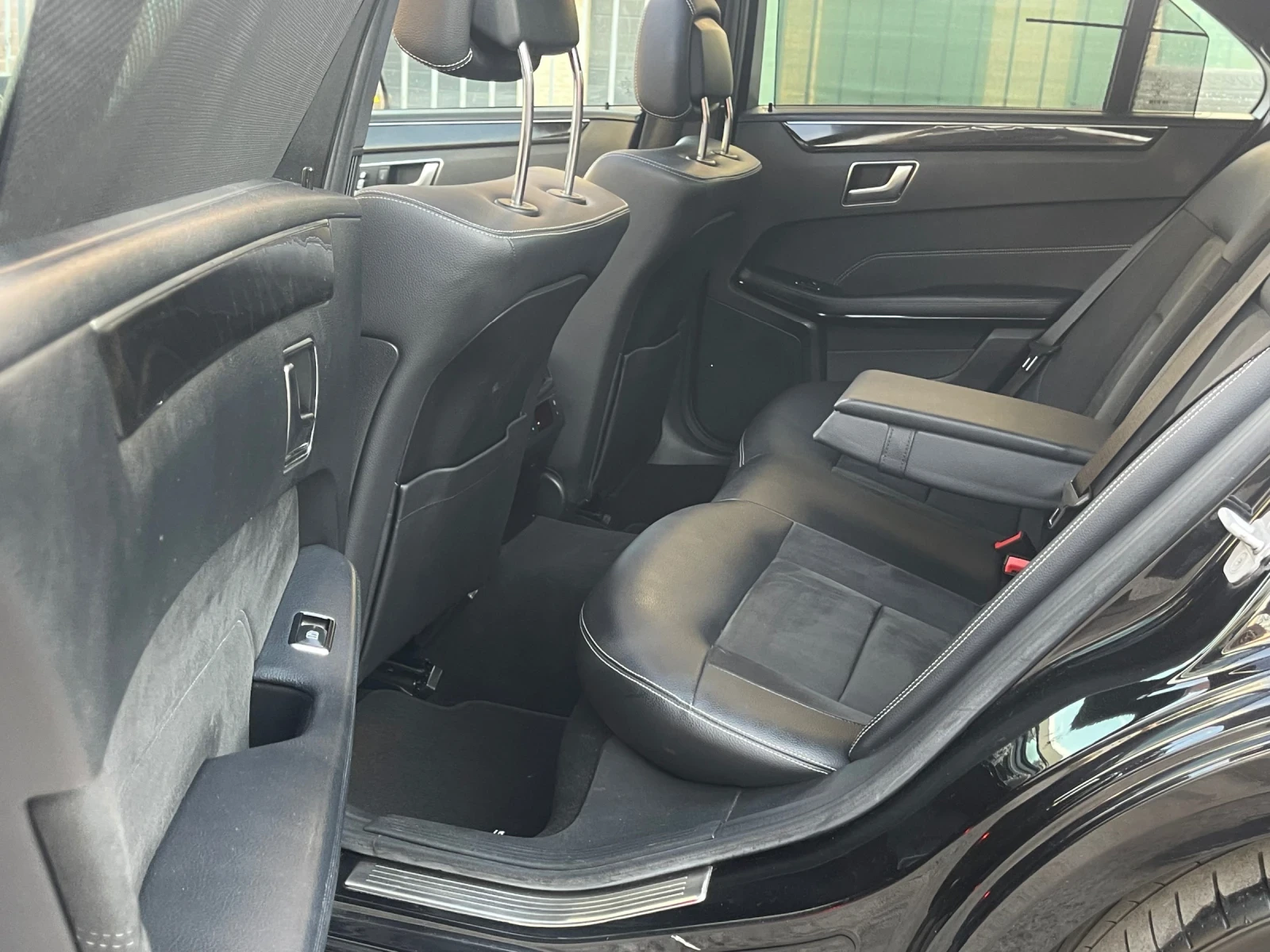 Mercedes-Benz E 350 BlueTEC-AMG-FACE-PANORAMA-HARMAN-AMBIENT-ПОДГРЕВ, снимка 14 - Автомобили и джипове - 54998785