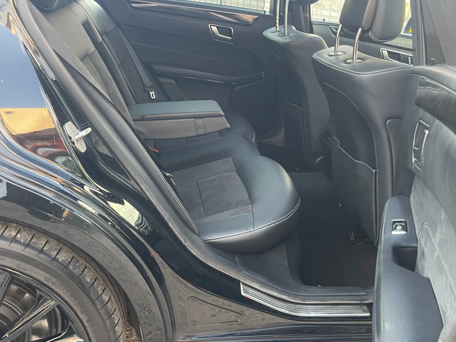 Mercedes-Benz E 350 BlueTEC-AMG-FACE-PANORAMA-HARMAN-AMBIENT-ПОДГРЕВ, снимка 13 - Автомобили и джипове - 54998785