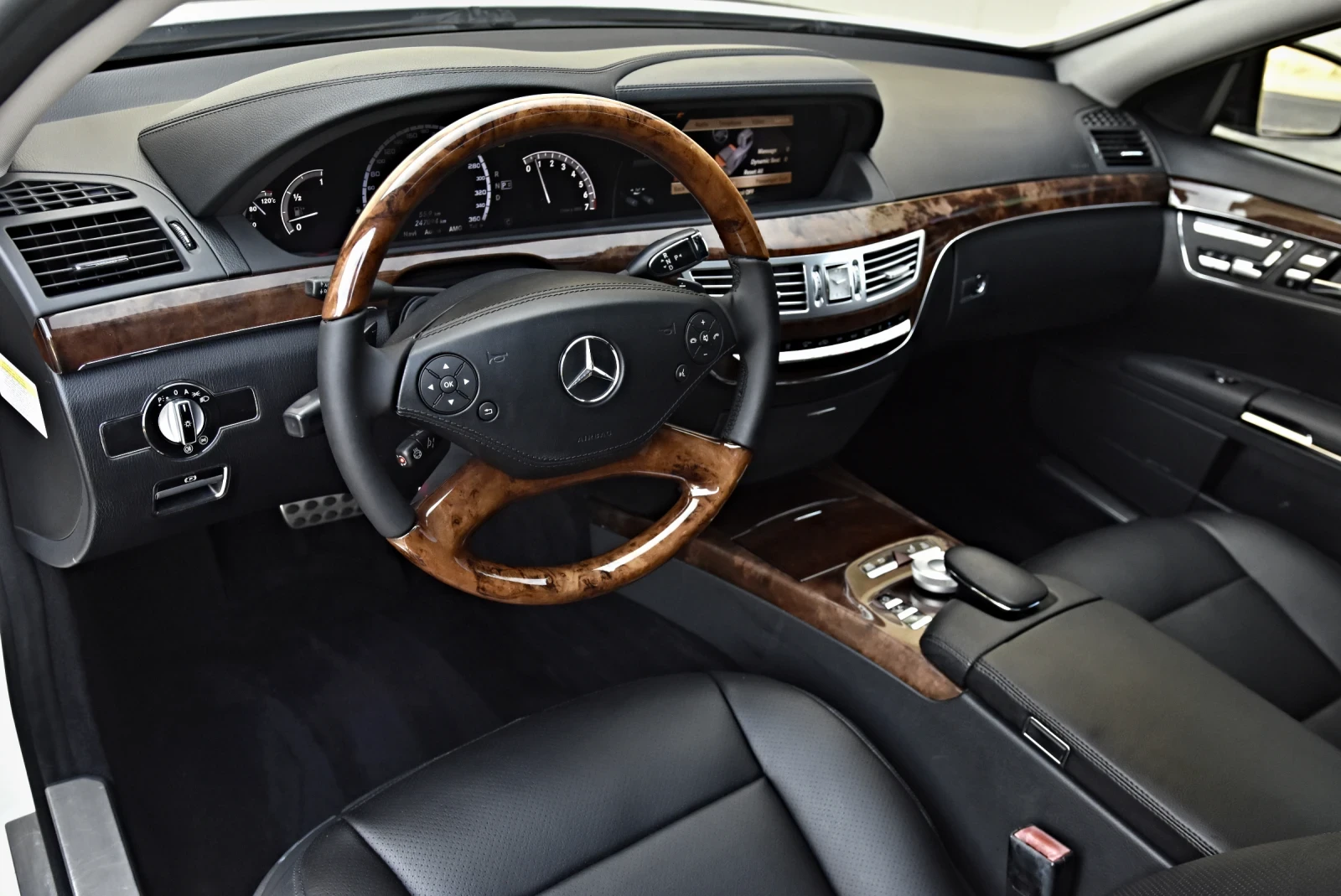 Mercedes-Benz S 500 * AMG* 3XTV* PANO* , снимка 8 - Автомобили и джипове - 55579684