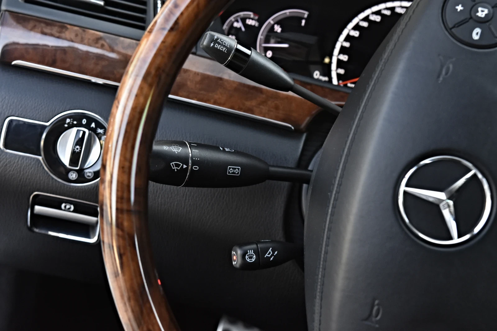 Mercedes-Benz S 500 * AMG* 3XTV* PANO* , снимка 13 - Автомобили и джипове - 55579684
