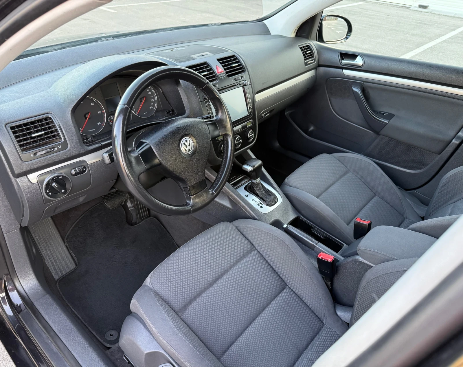 VW Golf 1.9TDI DSG, снимка 5 - Автомобили и джипове - 55891546