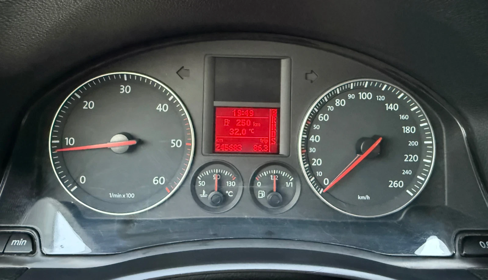 VW Golf 1.9TDI DSG, снимка 14 - Автомобили и джипове - 55891546