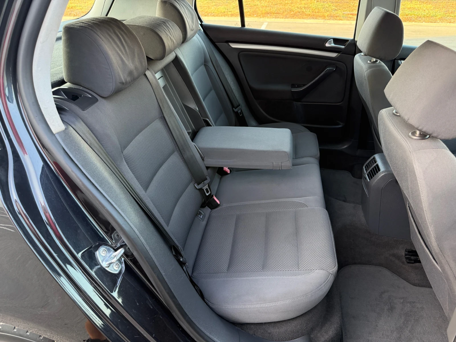 VW Golf 1.9TDI DSG, снимка 9 - Автомобили и джипове - 55891546