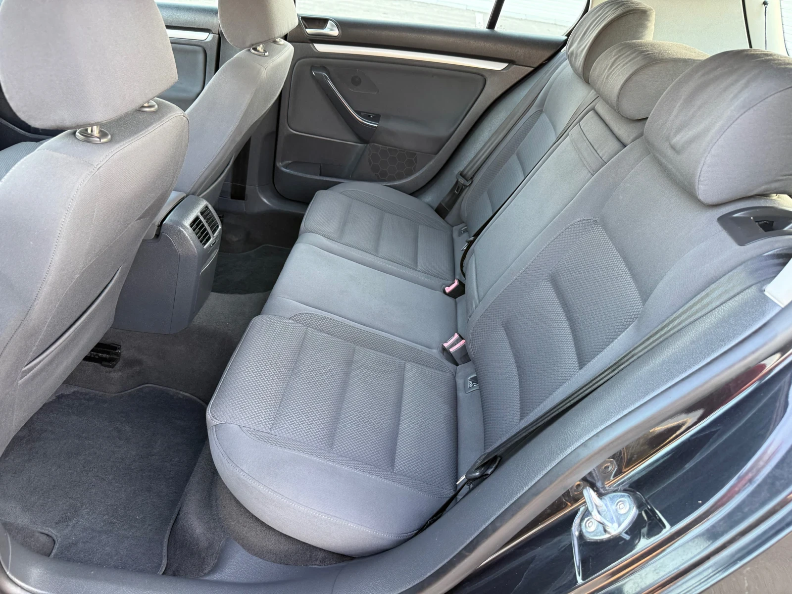 VW Golf 1.9TDI DSG, снимка 10 - Автомобили и джипове - 55891546