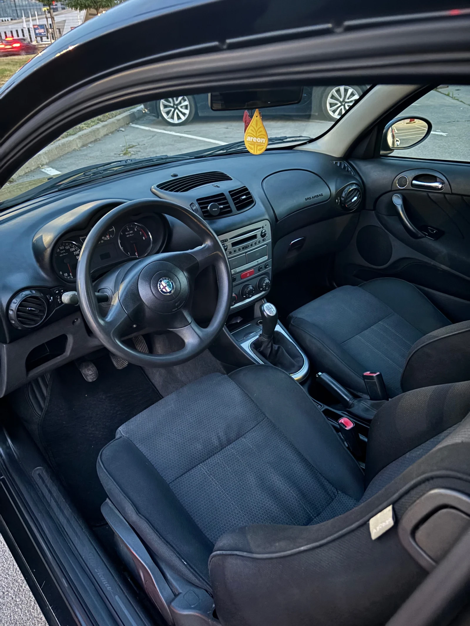 Alfa Romeo 147, снимка 5 - Автомобили и джипове - 56041395