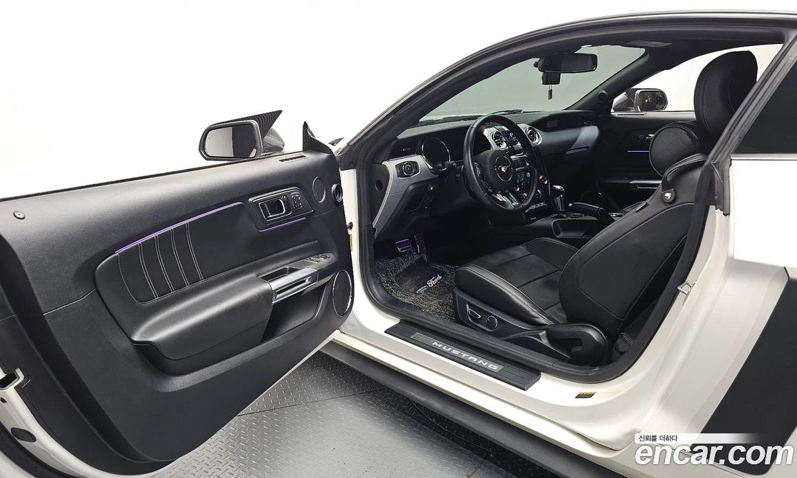 Ford Mustang GT Coupe, снимка 10 - Автомобили и джипове - 56121994
