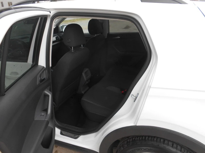 VW T-Cross 1.6Tdi-Euro-6D-Automat, снимка 15 - Автомобили и джипове - 43972381