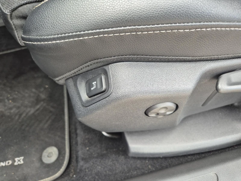 Opel Grandland, снимка 13 - Автомобили и джипове - 51413090