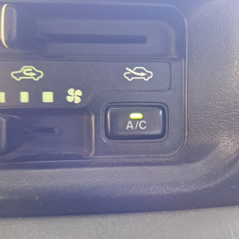 Suzuki Jimny, снимка 9 - Автомобили и джипове - 52191415