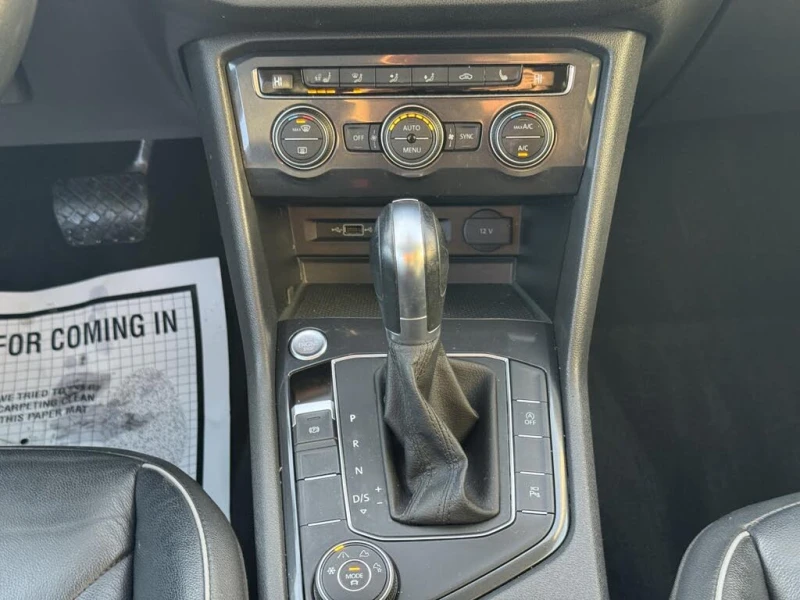 VW Tiguan Highline CAM* BLIND SPOT* LANE ASSIST* ПОДГРЕВ* , снимка 10 - Автомобили и джипове - 53100365