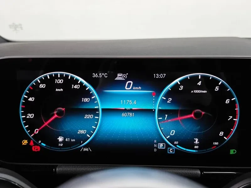 Mercedes-Benz GLA 250 4MATIC/ PANO/ DIST/ �������/ �����  | Mobile.bg � ����������� 8