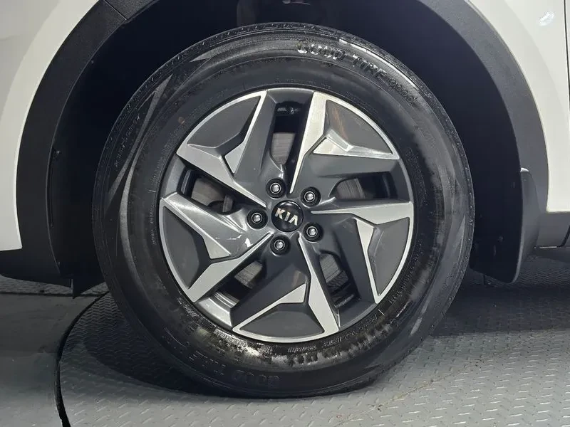 Kia Sorento HEV 1.6 2WD* Digital* 360 Camera, снимка 5 - Автомобили и джипове - 56714666