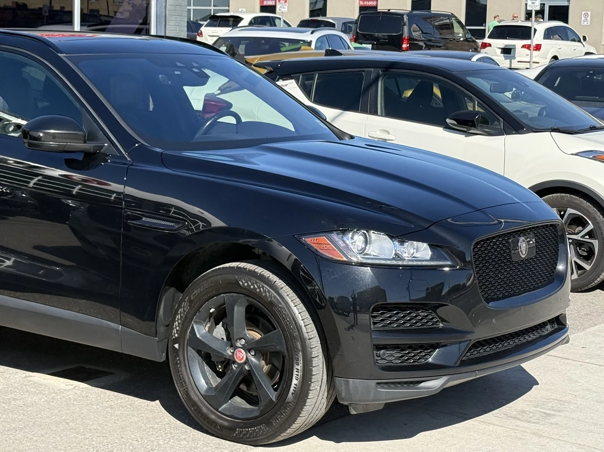 Jaguar F-PACE 25T / PRESTIGE / PANO - изображение 3