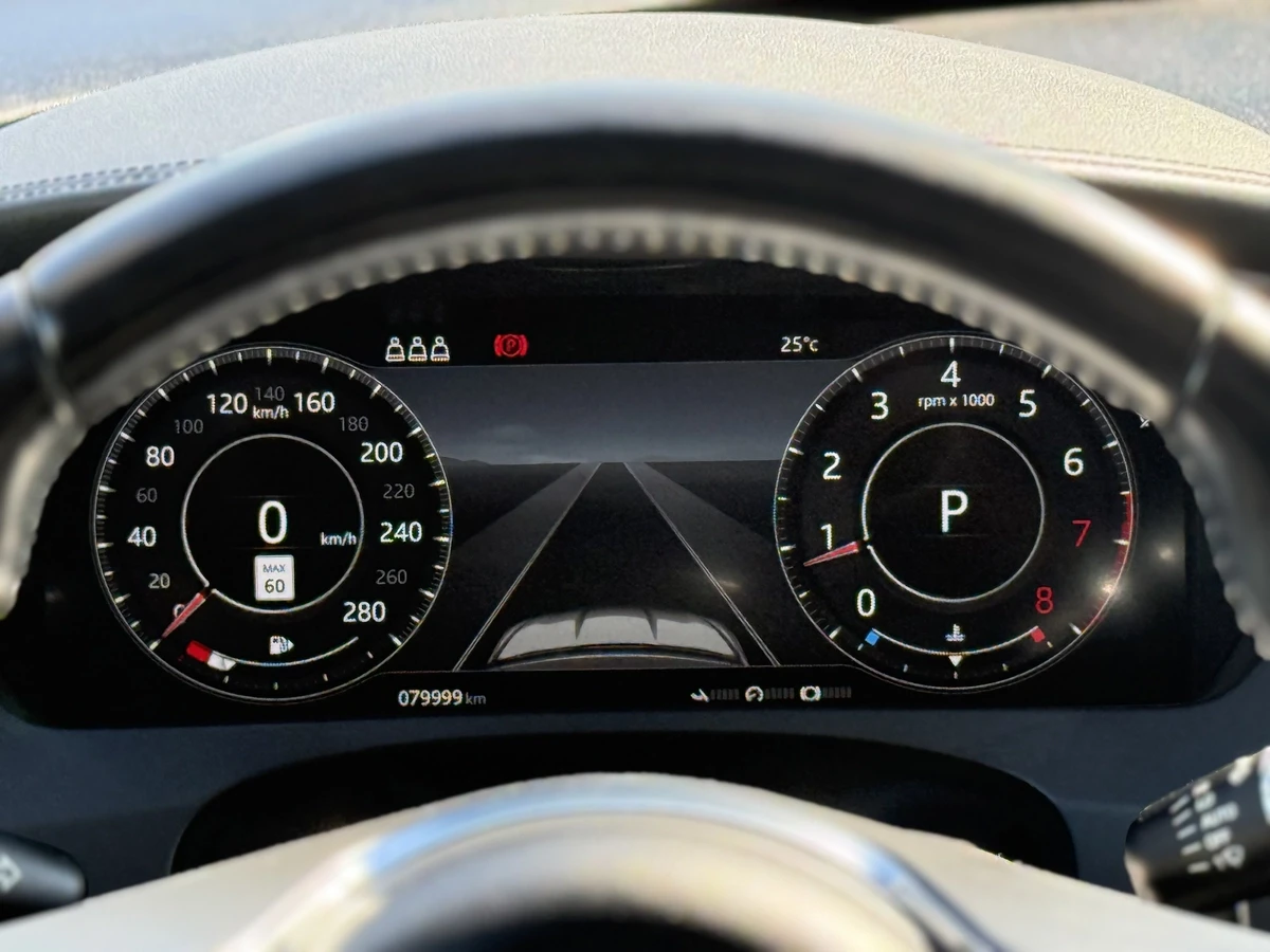 Jaguar F-PACE 25T / PRESTIGE / PANO - изображение 8