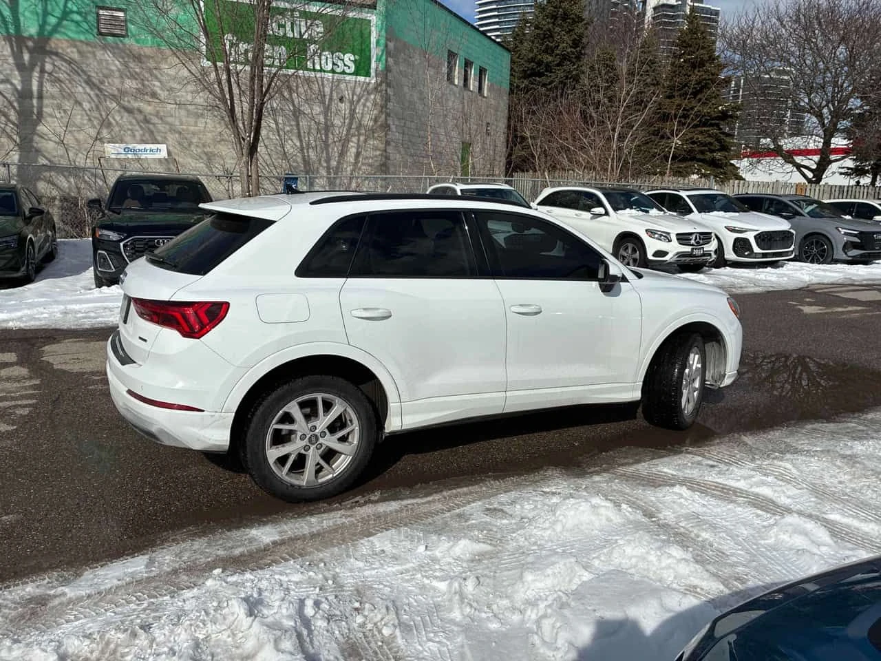 Audi Q3 * Komfort * ОТ ПРЕДСТАВИТЕЛСТВО* ПОДГРЕВИ* ПАНО - изображение 3