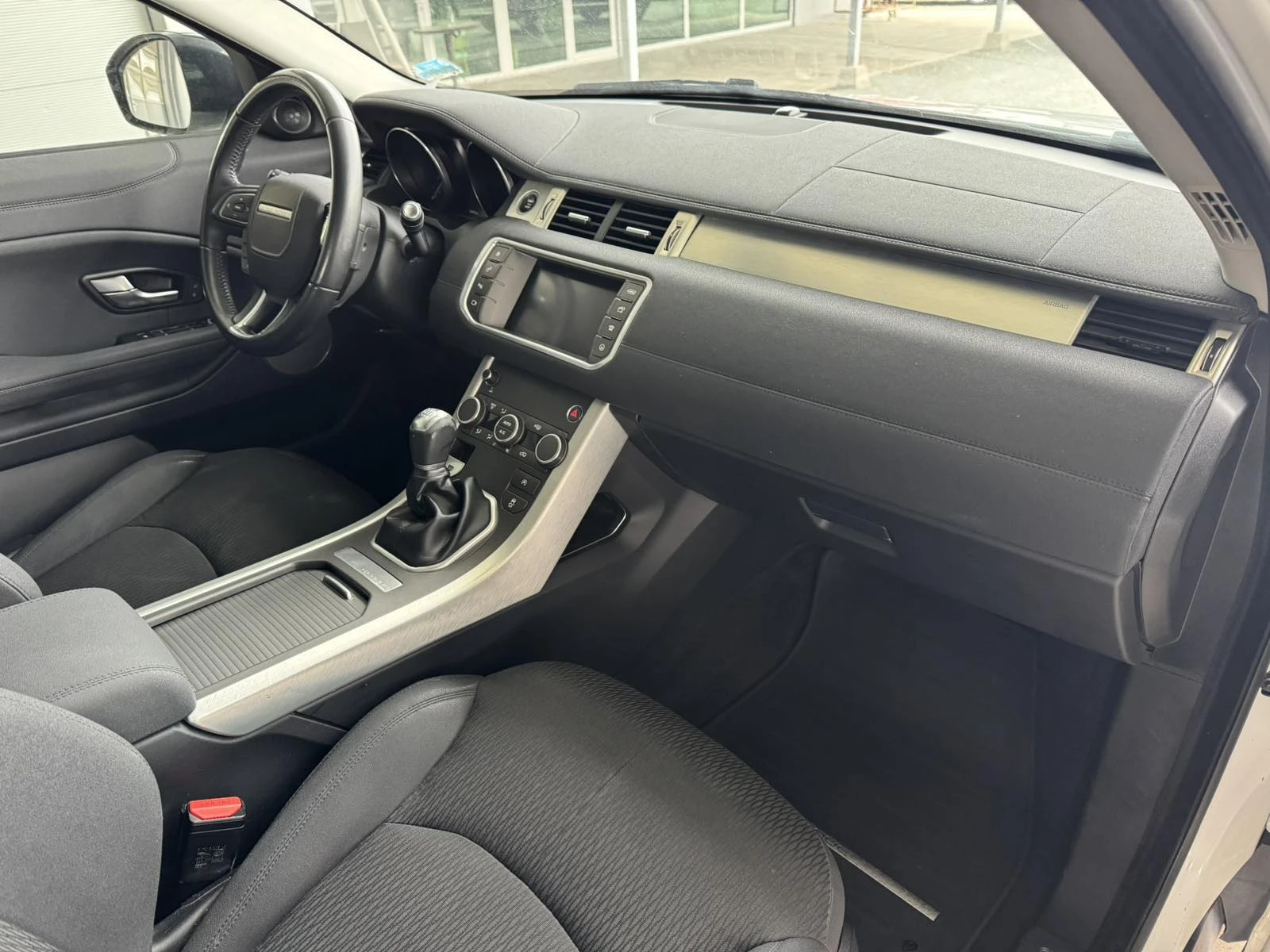 Land Rover Evoque 2.0* 150ps* 6ск* 4x4* 144хл.км.* КОЖА* НАВИ, снимка 10 - Автомобили и джипове - 53926711