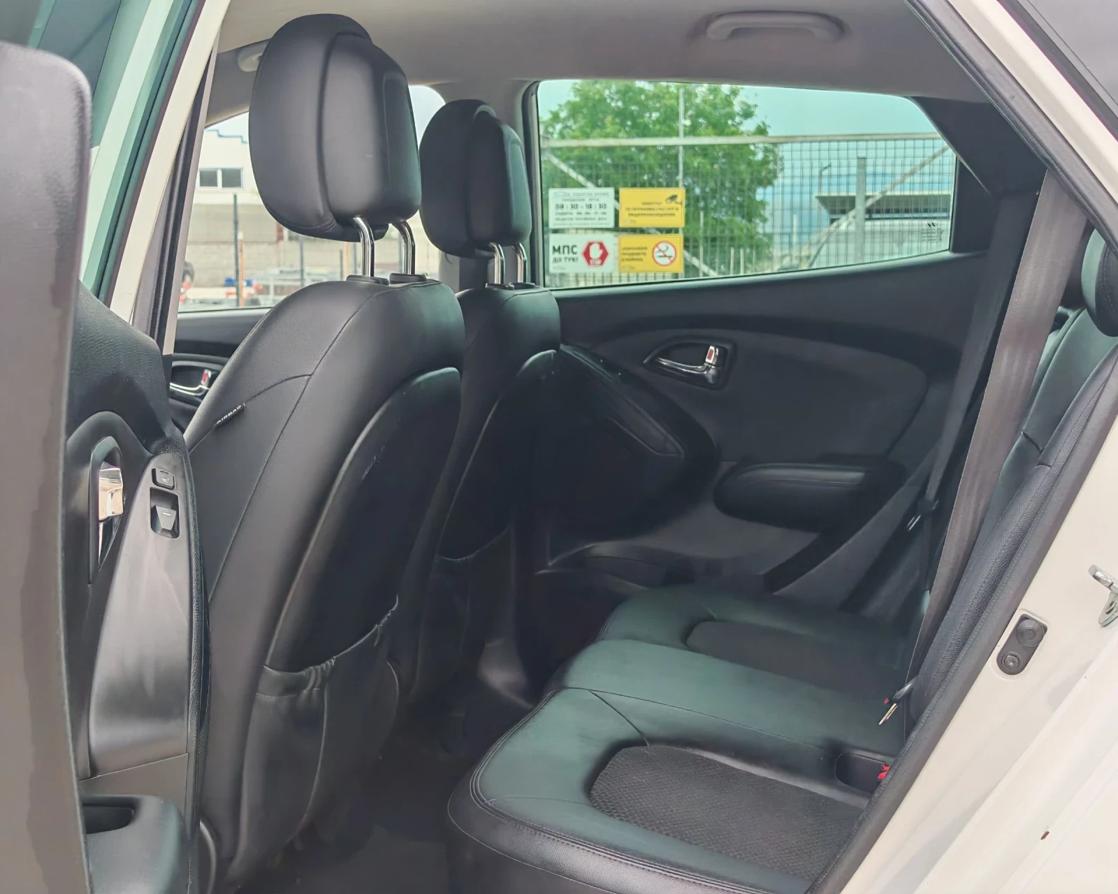 Hyundai IX35 1.6 135 К.С. БЕНЗИН ГАЗ! , снимка 12 - Автомобили и джипове - 54875527
