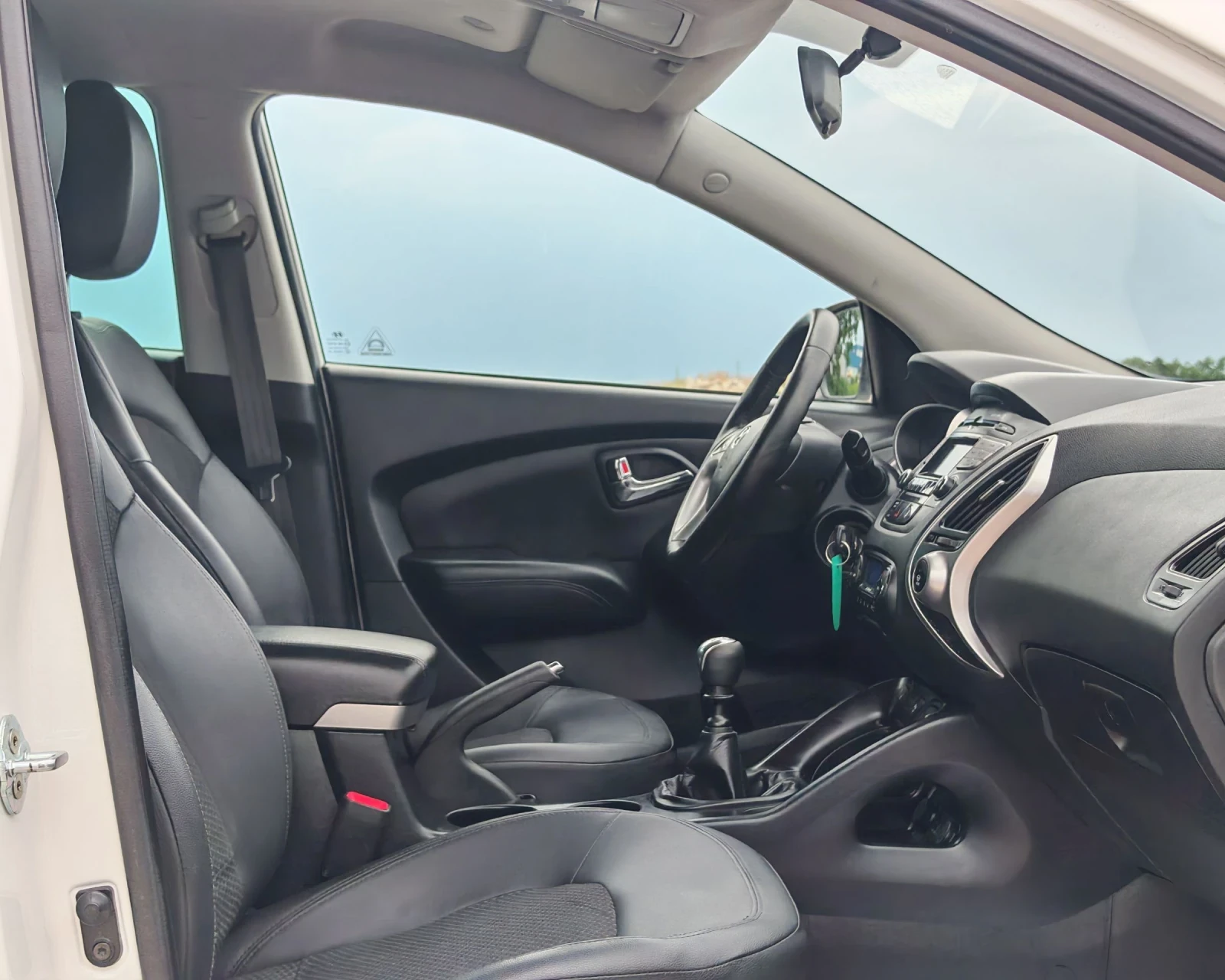 Hyundai IX35 1.6 135 К.С. БЕНЗИН ГАЗ! , снимка 10 - Автомобили и джипове - 54875527