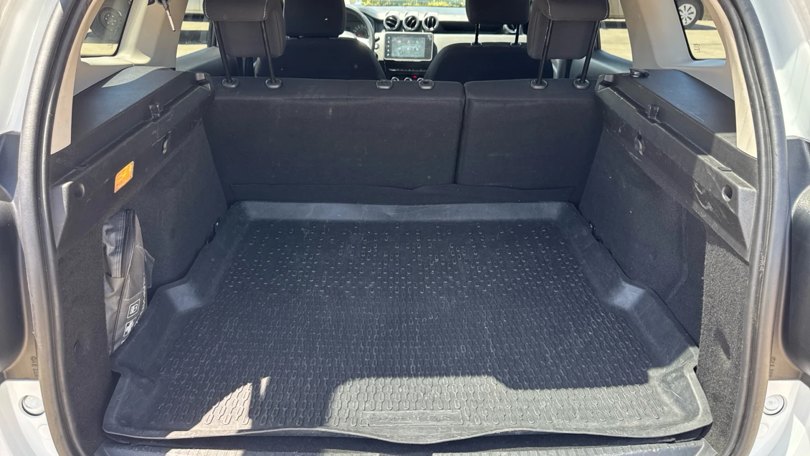 Dacia Duster PRESTIGE 1.5 DCI 4X4, снимка 11 - Автомобили и джипове - 55092728