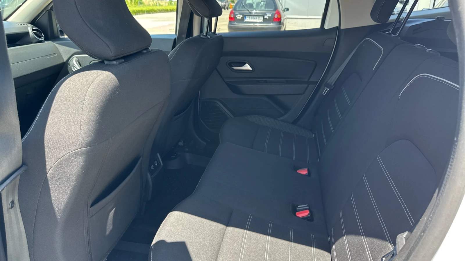 Dacia Duster PRESTIGE 1.5 DCI 4X4, снимка 12 - Автомобили и джипове - 55092728