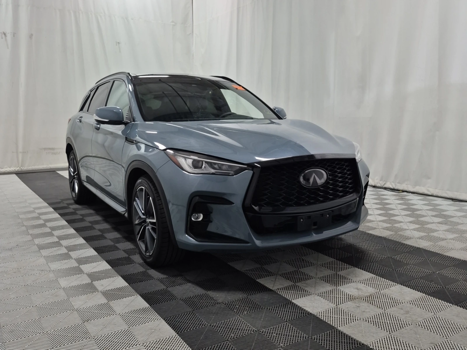 Infiniti QX30 SPORT * * CARFAX * * АВТО КРЕДИТ * * , снимка 2 - Автомобили и джипове - 55117386