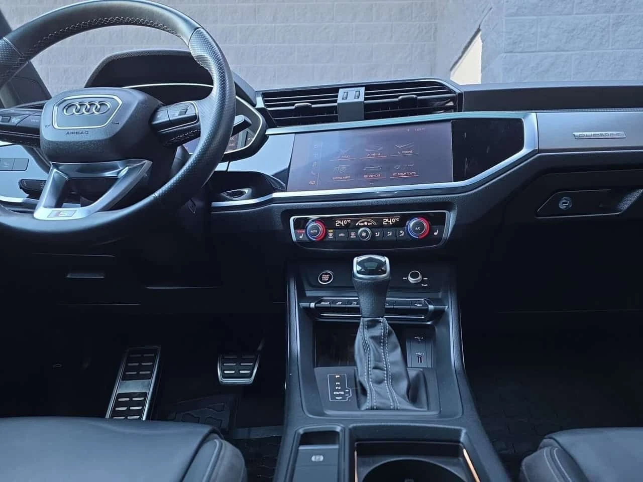Audi Q3 * Progressiv S Line Black Optics * DIGITAL DASH / , снимка 10 - Автомобили и джипове - 55296270