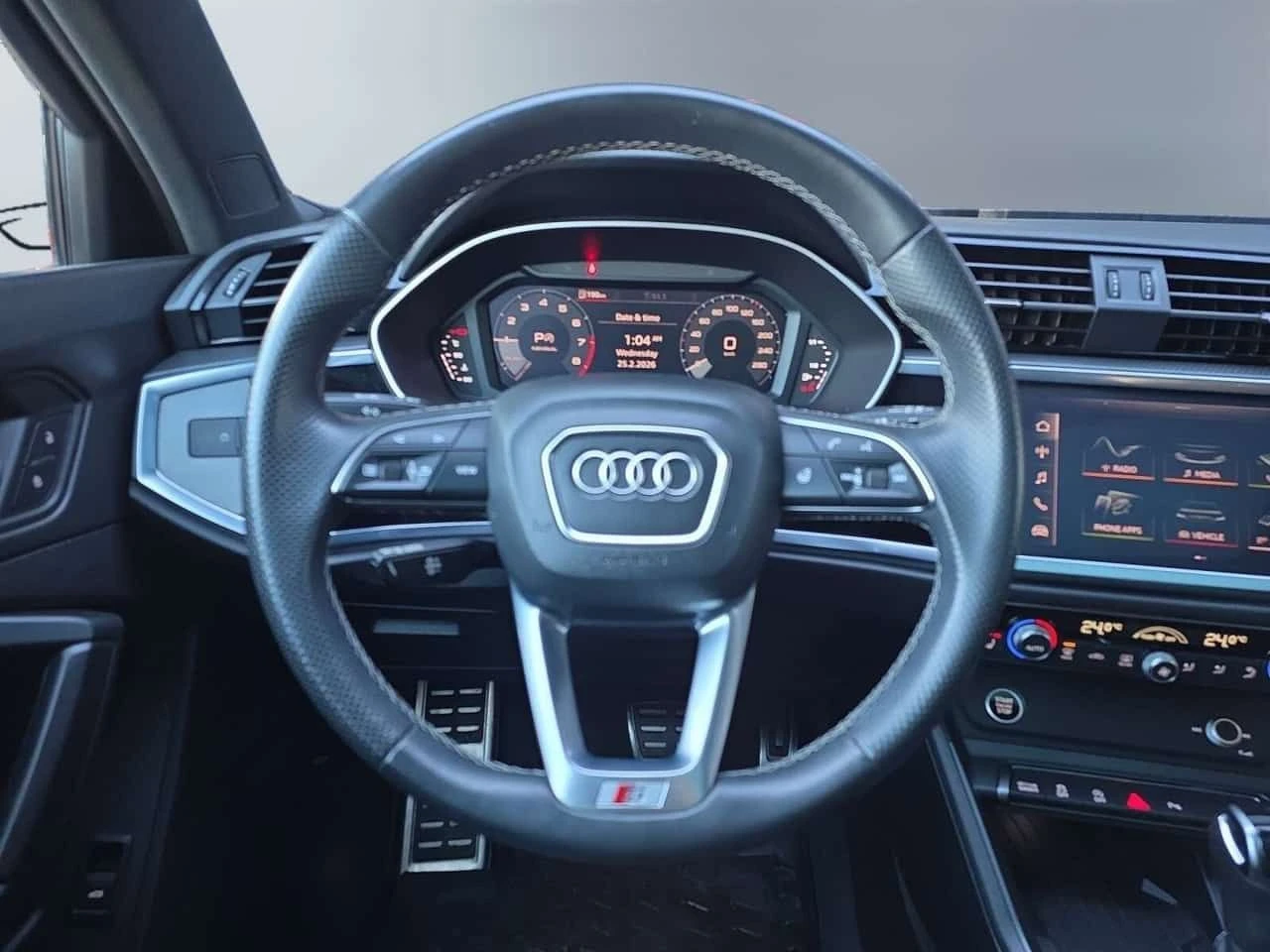 Audi Q3 * Progressiv S Line Black Optics * DIGITAL DASH / , снимка 11 - Автомобили и джипове - 55296270