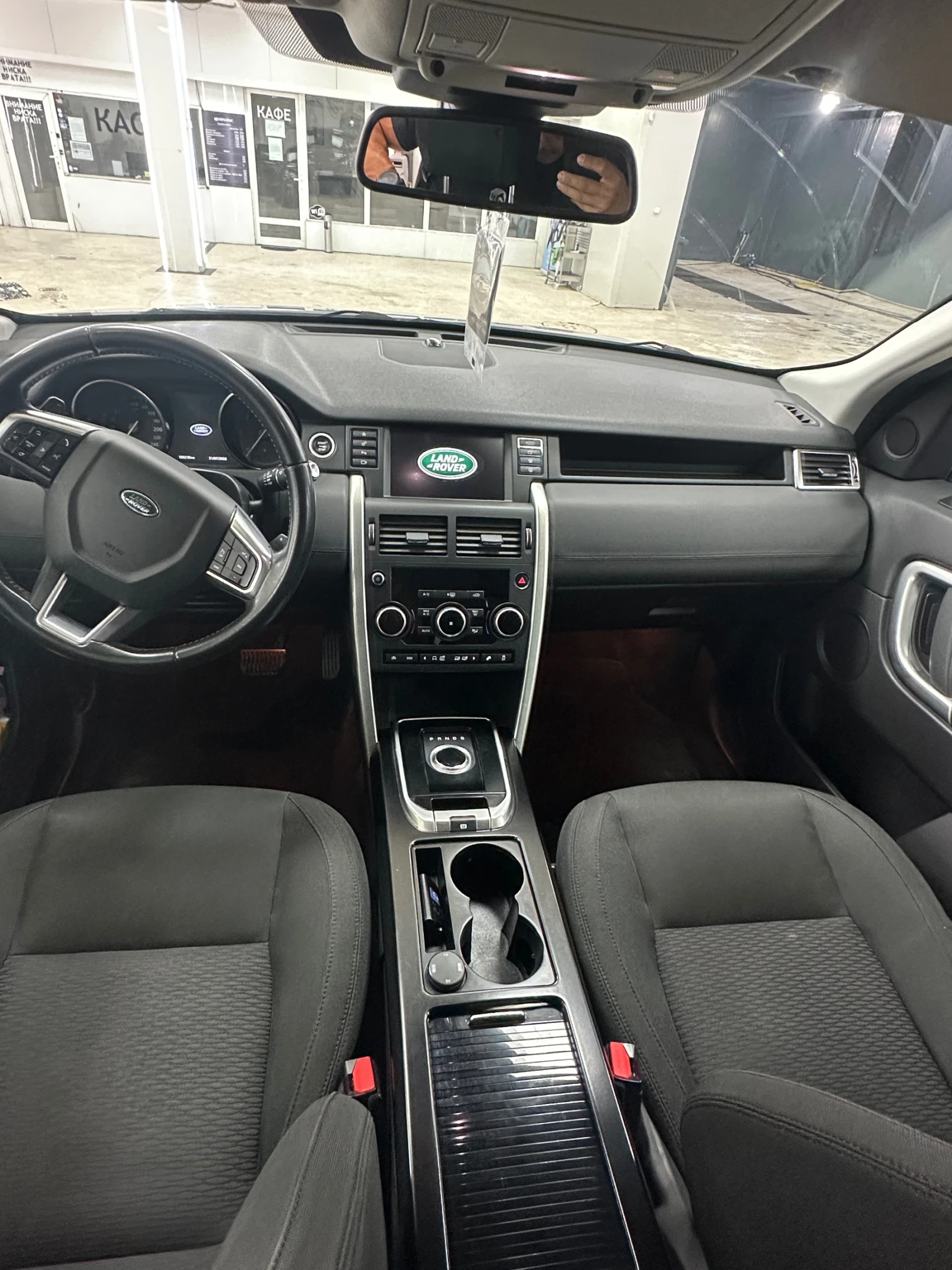 Land Rover Discovery Sport, снимка 9 - Автомобили и джипове - 55627431