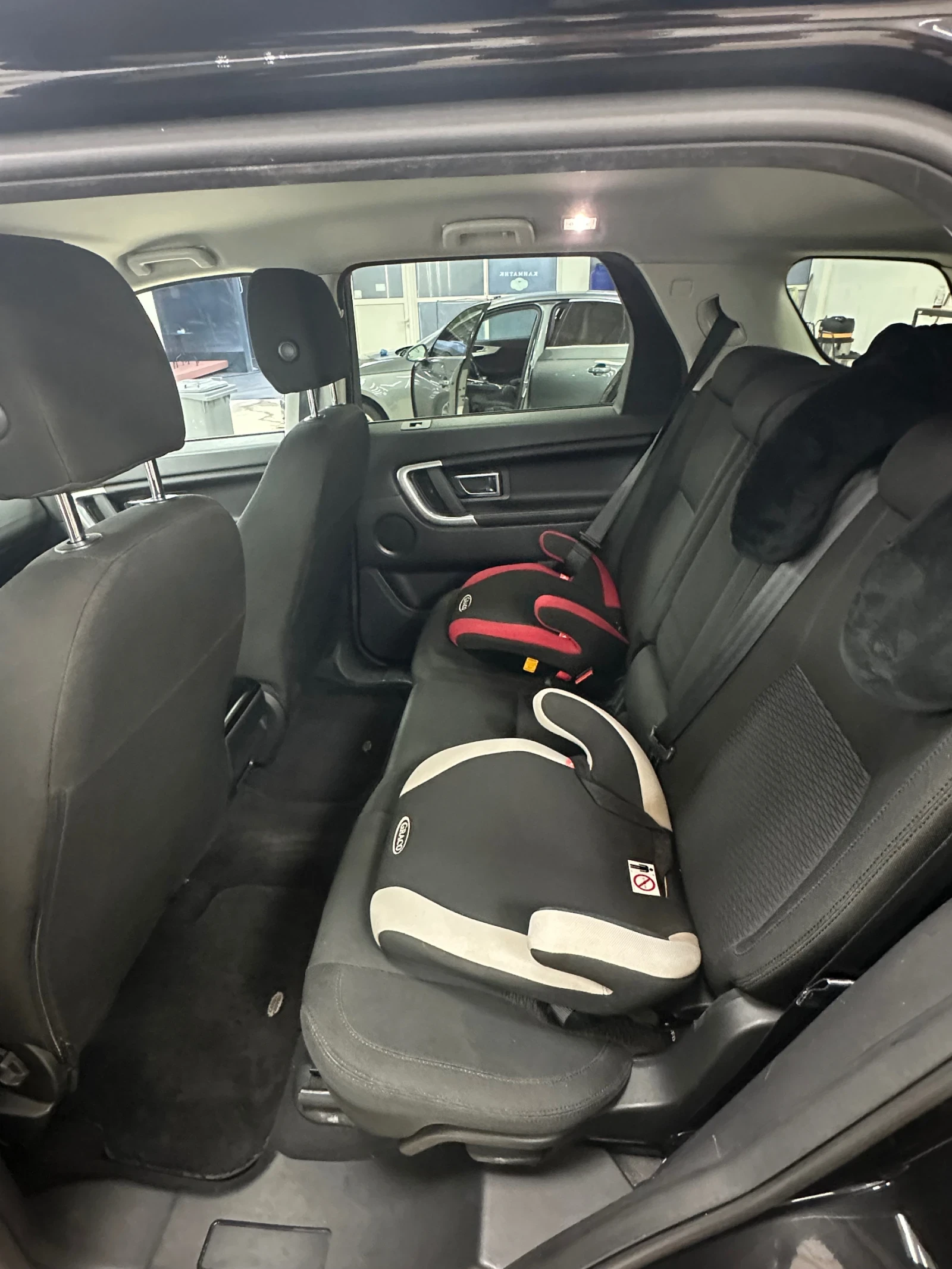 Land Rover Discovery Sport, снимка 10 - Автомобили и джипове - 55627431