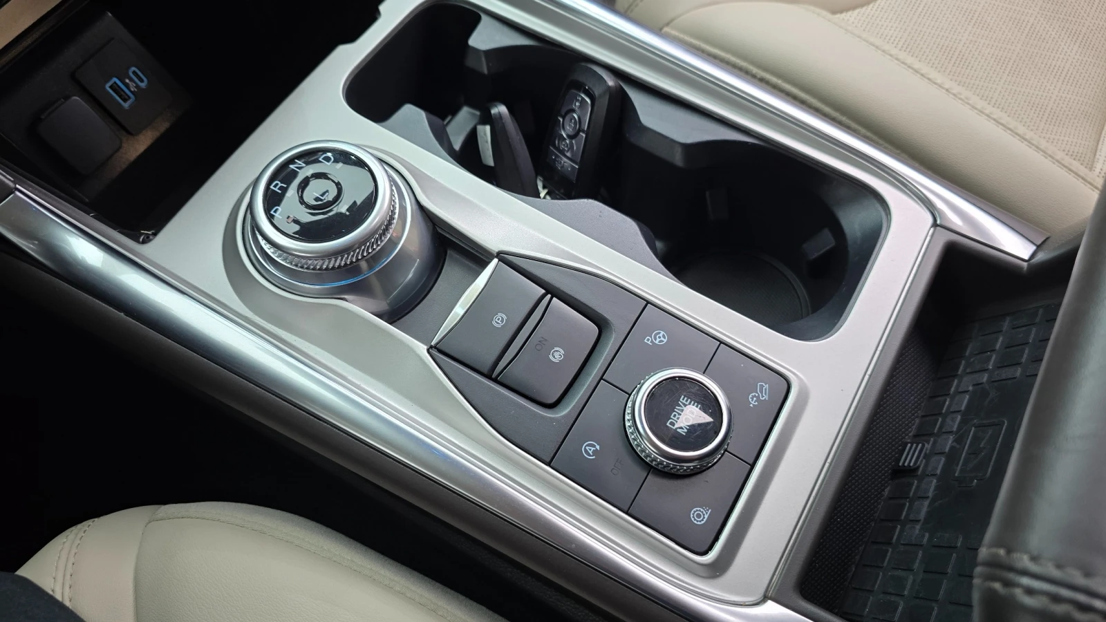 Ford Explorer 3.0 PLATINUM 4X4 * ������ ����* FULL MAX | Mobile.bg � ����������� 13