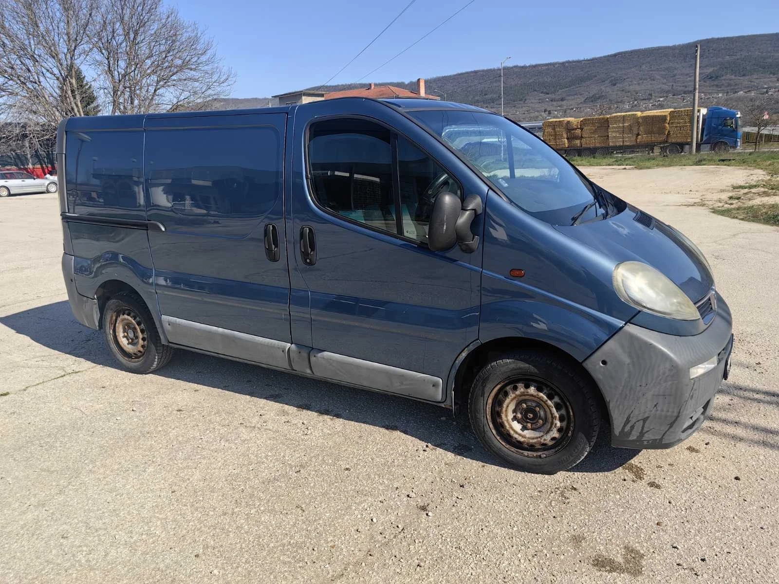 Opel Vivaro 1.9, снимка 4 - Бусове и автобуси - 54715177