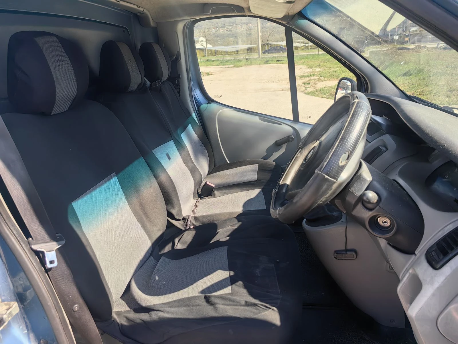 Opel Vivaro 1.9, снимка 10 - Бусове и автобуси - 54715177