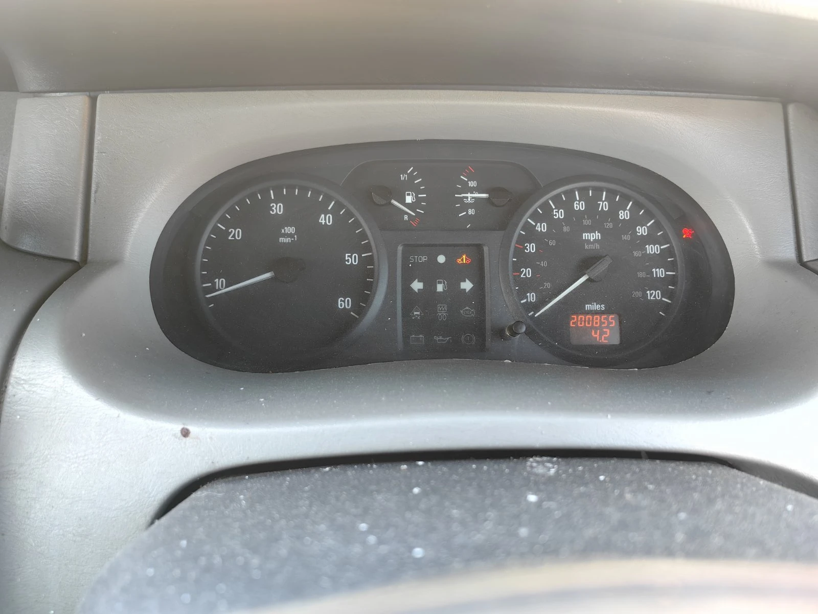 Opel Vivaro 1.9, снимка 9 - Бусове и автобуси - 54715177