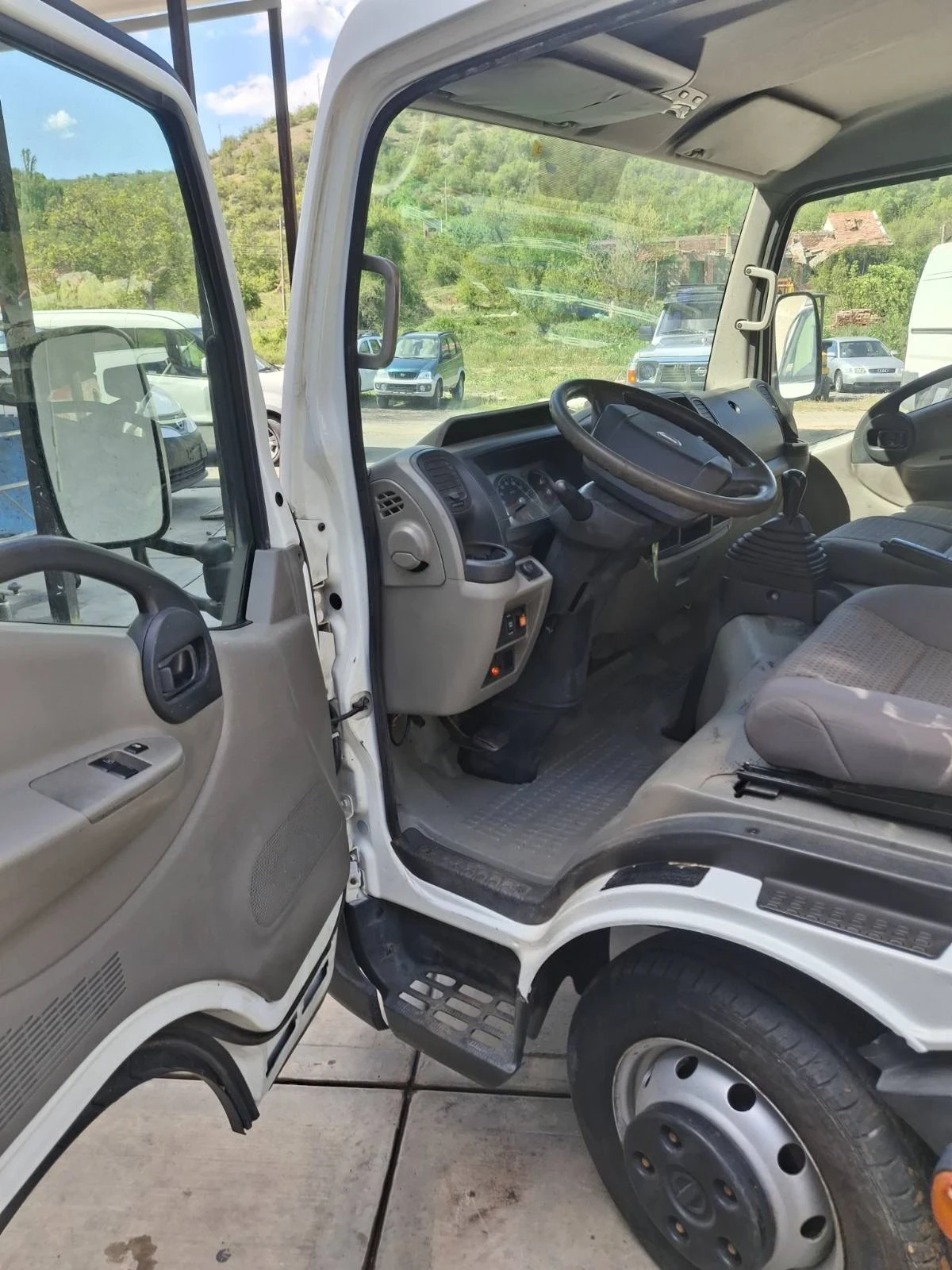 Nissan Kabstar Бордови с кран, снимка 5 - Камиони - 54430071