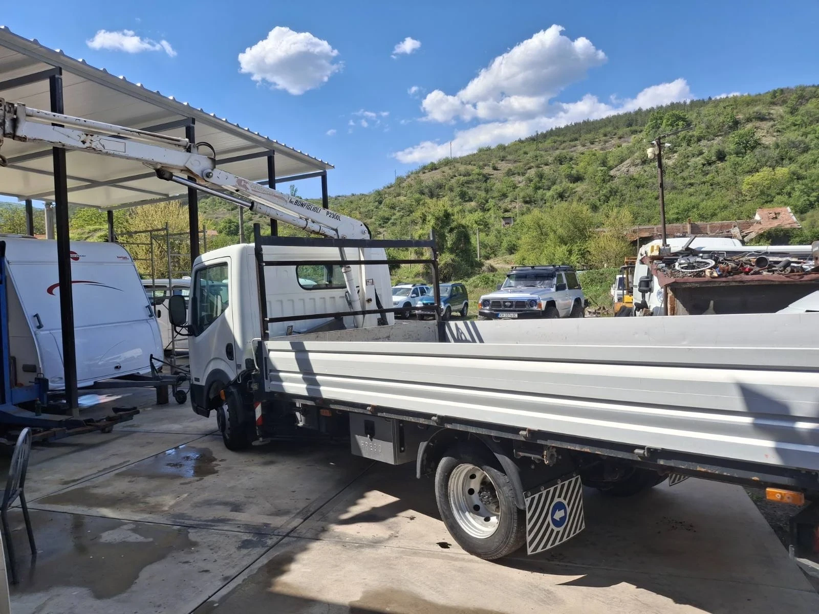 Nissan Kabstar Бордови с кран, снимка 4 - Камиони - 54430071