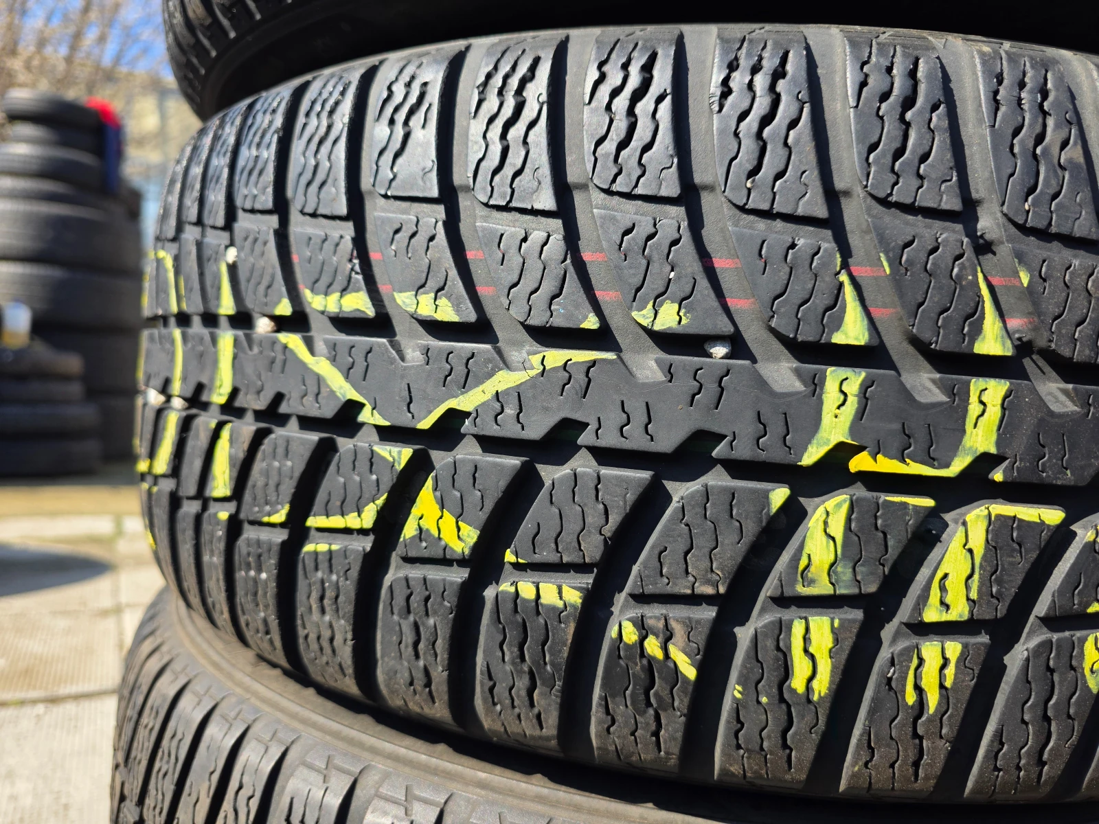 Гуми Зимни 195/50R16, снимка 3 - Гуми и джанти - 54734887
