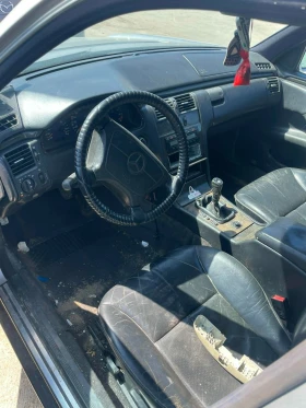 Mercedes-Benz E 200, снимка 3