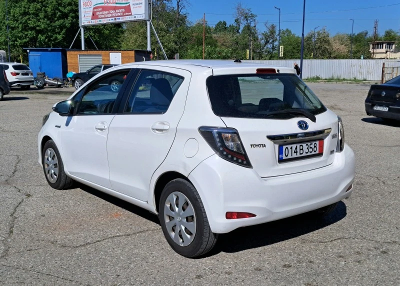 Toyota Yaris, снимка 4 - Автомобили и джипове - 45471714