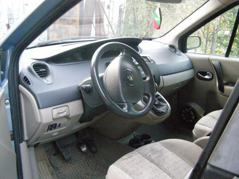 Renault Scenic, снимка 5 - Автомобили и джипове - 47513134