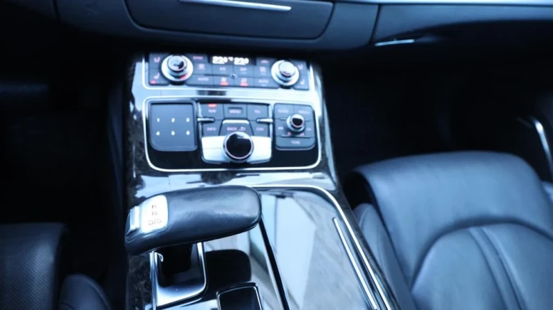 Audi A8 L 2-ри собственик 3хТВ B&O, снимка 11 - Автомобили и джипове - 52555637